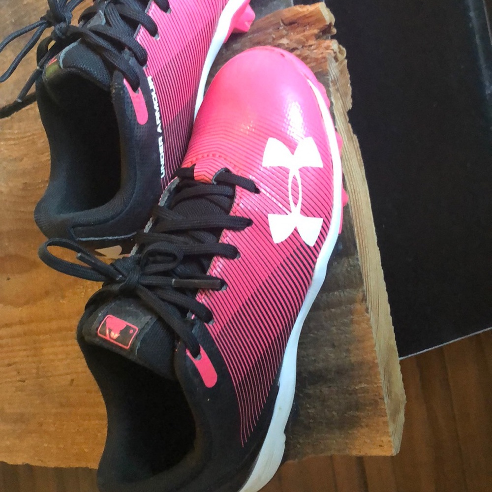 Size 2Y girls softball cleats.